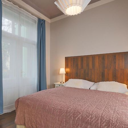 Janáčkovo nábřeží 19 - Riverside Apartments Praga Esterno foto