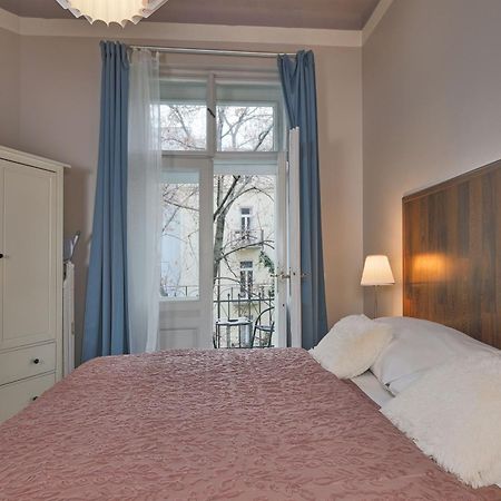 Janáčkovo nábřeží 19 - Riverside Apartments Praga Esterno foto