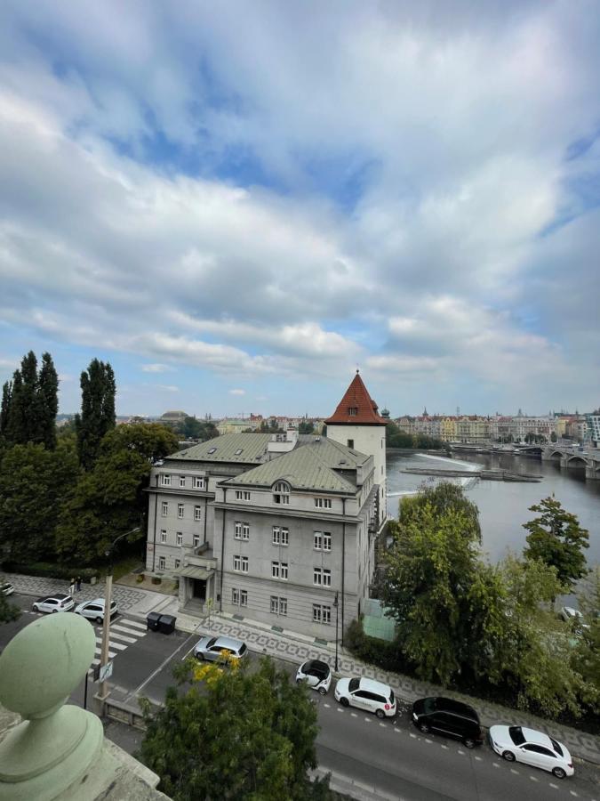 Janáčkovo nábřeží 19 - Riverside Apartments Praga Esterno foto