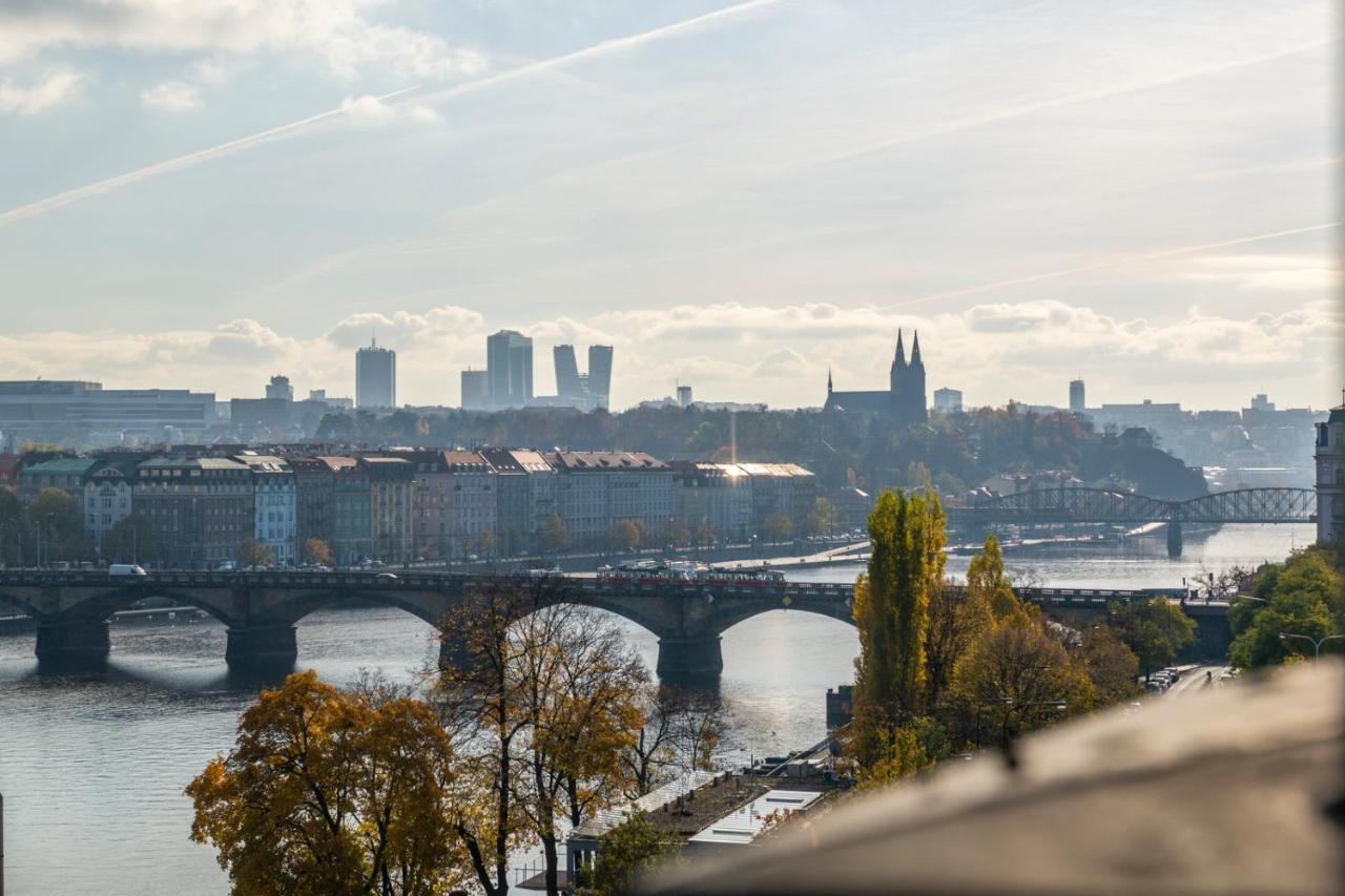 Janáčkovo nábřeží 19 - Riverside Apartments Praga Esterno foto