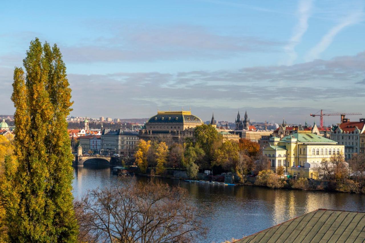 Janáčkovo nábřeží 19 - Riverside Apartments Praga Esterno foto