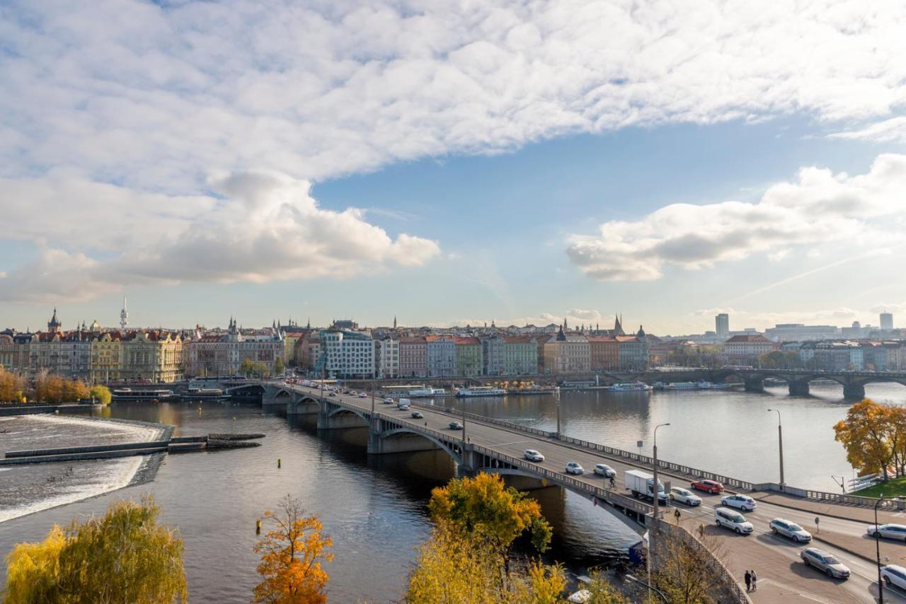 Janáčkovo nábřeží 19 - Riverside Apartments Praga Esterno foto