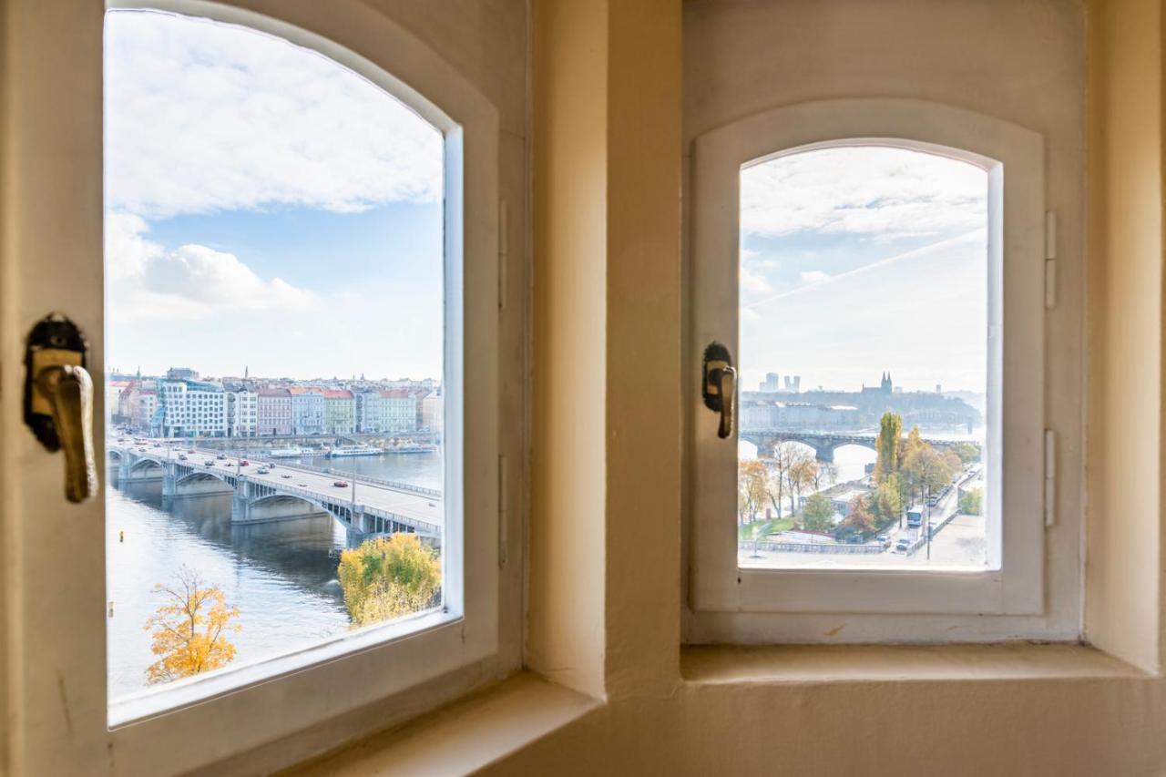 Janáčkovo nábřeží 19 - Riverside Apartments Praga Esterno foto