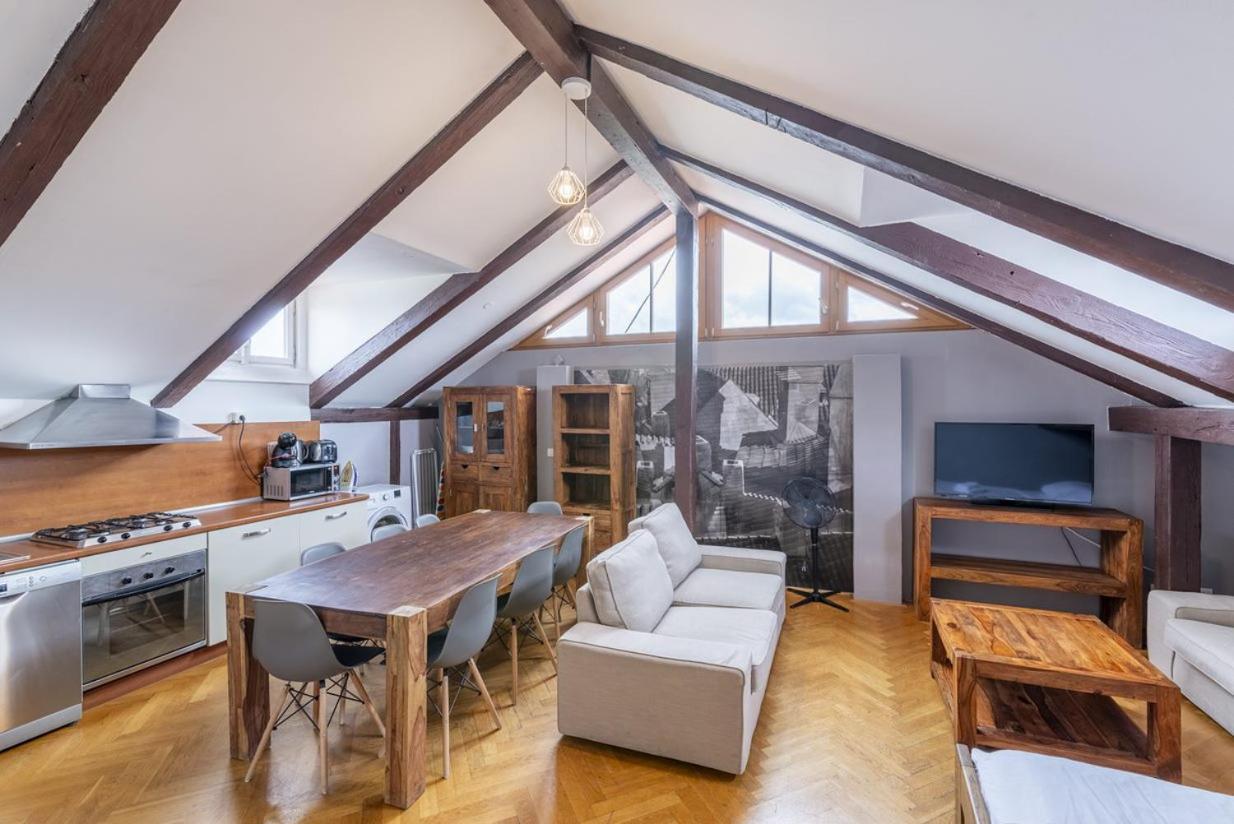 Janáčkovo nábřeží 19 - Riverside Apartments Praga Esterno foto