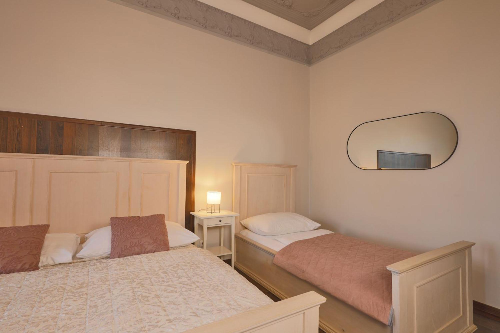 Janáčkovo nábřeží 19 - Riverside Apartments Praga Esterno foto
