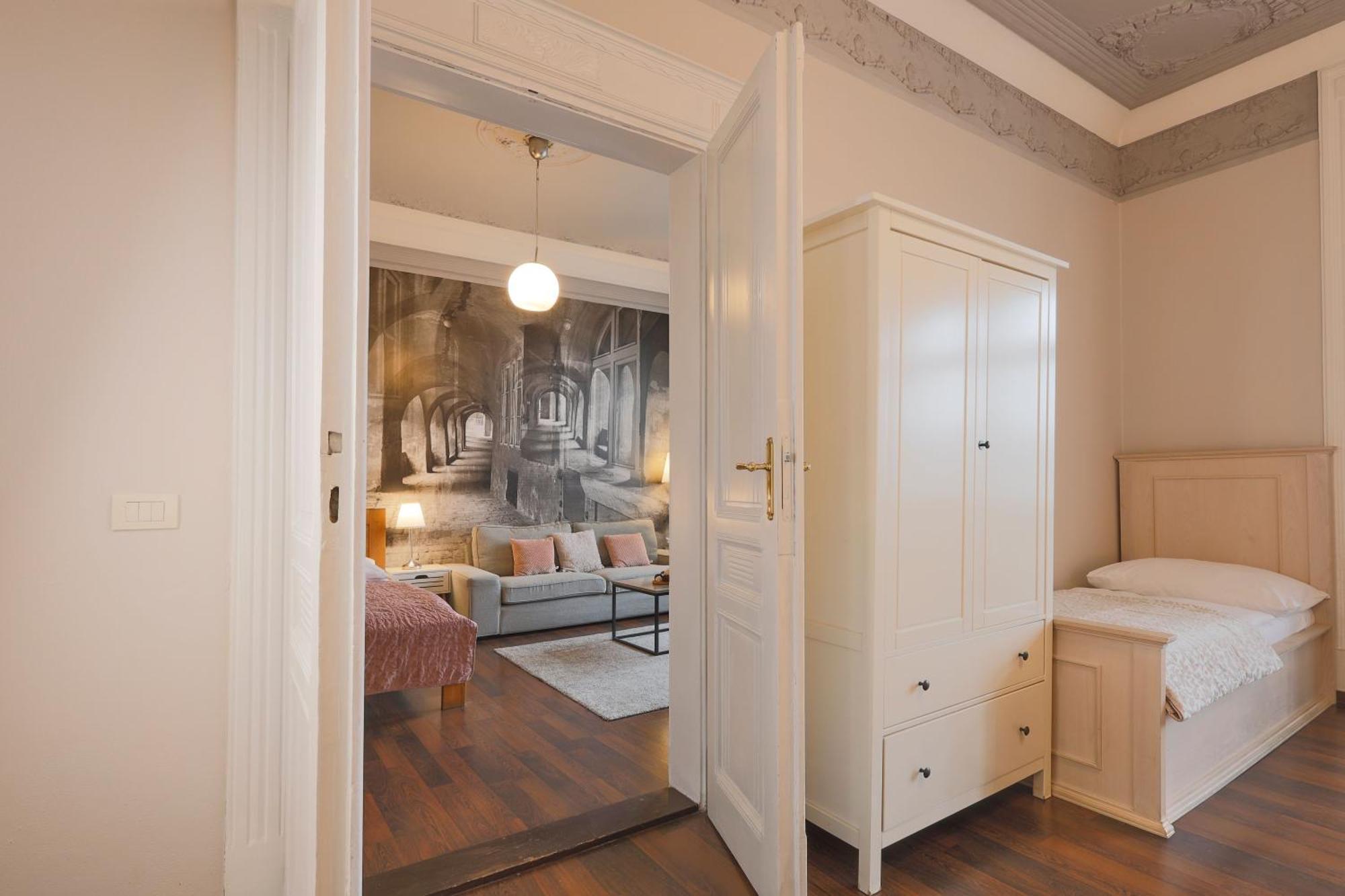 Janáčkovo nábřeží 19 - Riverside Apartments Praga Esterno foto
