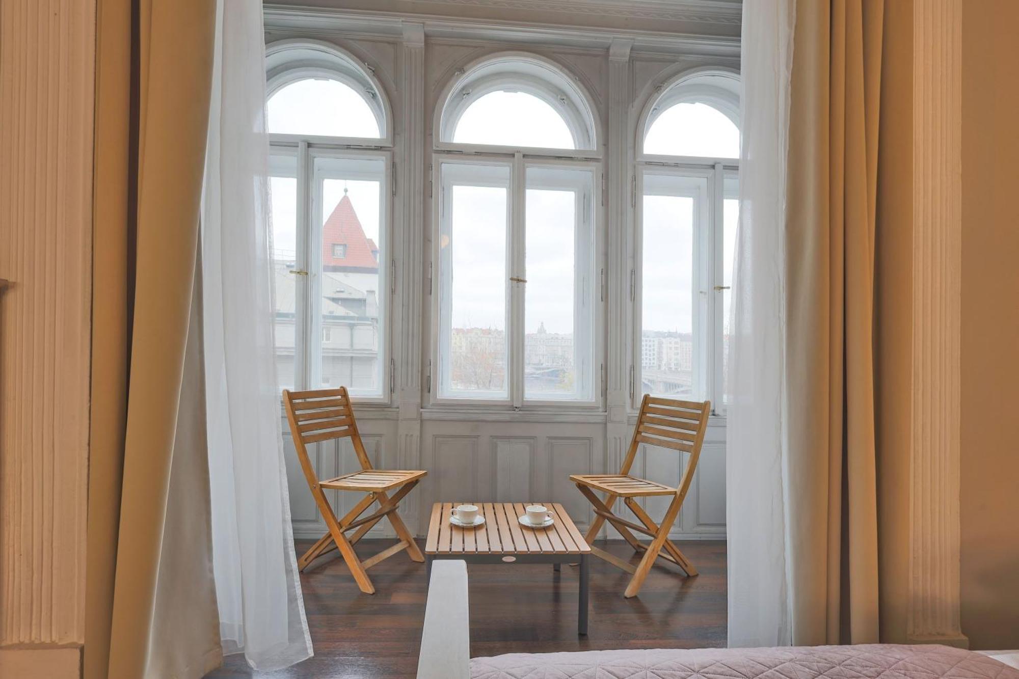 Janáčkovo nábřeží 19 - Riverside Apartments Praga Esterno foto